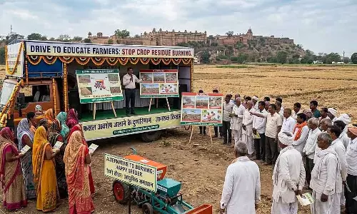 MP : ग्वालियर में फसल अवशेष जलाने के दुष्प्रभावों के बारे में किसानों को जागरूक करने का अभियान MP : ग्वालियर में फसल अवशेष जलाने के दुष्प्रभावों के बारे में किसानों को जागरूक करने का अभियान