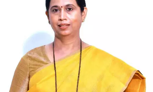 Cylinder की कीमत में बढ़ोतरी: लक्ष्मी हेब्बालकर ने विवाद खड़ा किया Cylinder की कीमत में बढ़ोतरी: लक्ष्मी हेब्बालकर ने विवाद खड़ा किया