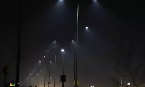 Chandigarh: धनास मंडी ग्राउंड में LED लाइटिंग की गई