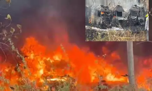 आग लगने से अस्पताल परिसर में मचा हड़कंप, एंबुलेंस और कई गाड़ियां जलकर खाक