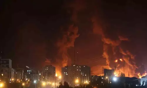 Israel ने ईरानी तेल डिपो पर हमला किया, US ने निराशा जताई Israel ने ईरानी तेल डिपो पर हमला किया, US ने निराशा जताई