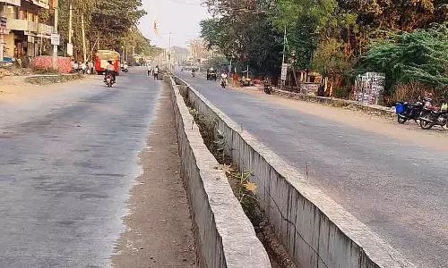 Karnataka : स्ट्रीट लाइट लगाने में देरी अंधेरे में ट्रैफिक Karnataka : स्ट्रीट लाइट लगाने में देरी अंधेरे में ट्रैफिक