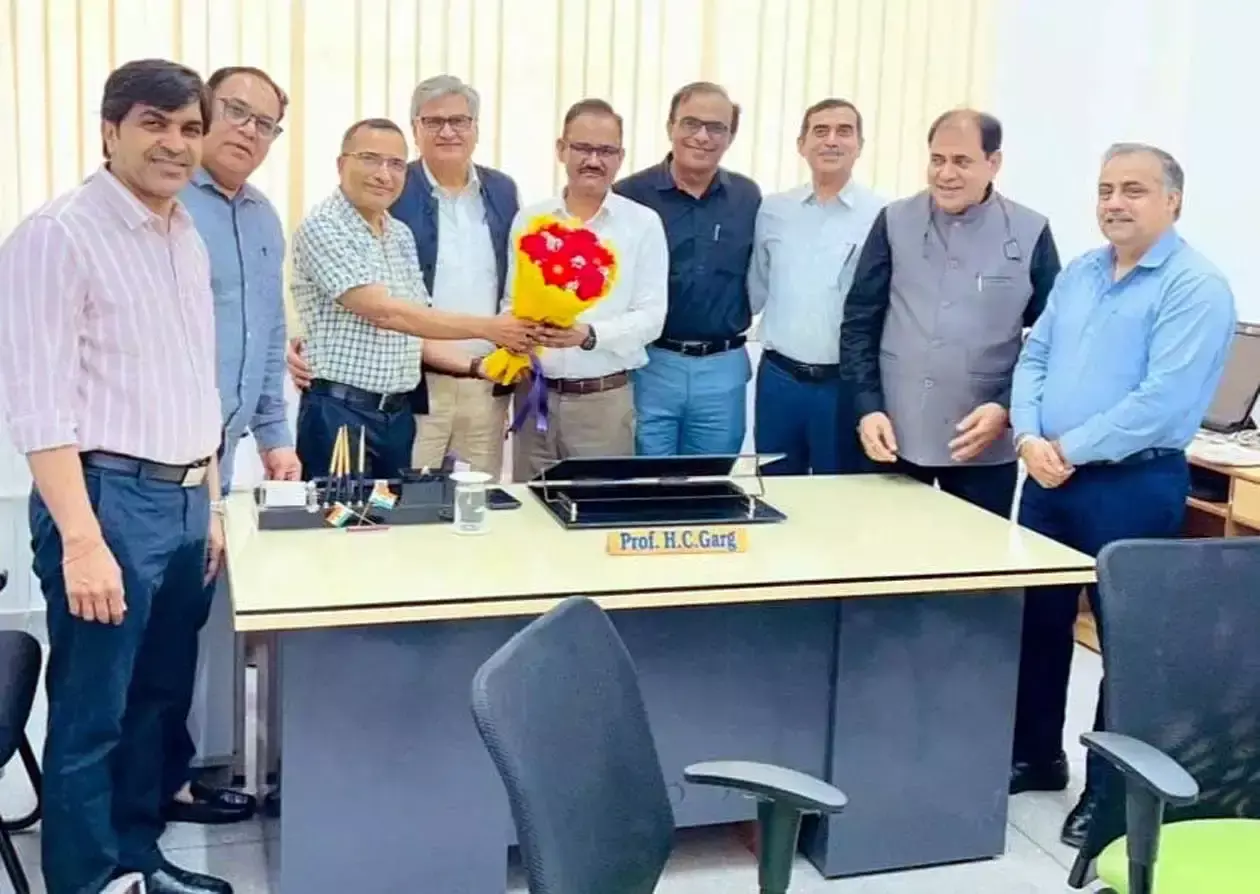 Hisar: प्रो. हेमचंद्र गर्ग ने संभाला इंजीनियरिंग एवं टेक्नोलॉजी संकाय का पद Hisar: प्रो. हेमचंद्र गर्ग ने संभाला इंजीनियरिंग एवं टेक्नोलॉजी संकाय का पद