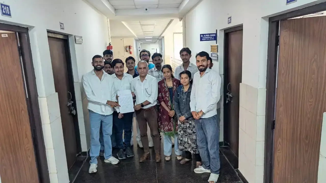 Jind: ABVP ने विश्वविद्यालय के डीन स्टूडेंट वेलफेयर को सौंपा ज्ञापन