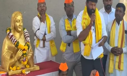 Laxman Hake ने अहिल्यादेवी होल्कर की जगह अजित पवार को लाने के कदम की आलोचना की Laxman Hake ने अहिल्यादेवी होल्कर की जगह अजित पवार को लाने के कदम की आलोचना की