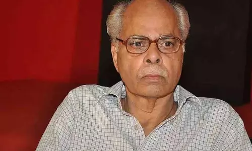 जाने-माने इतिहासकार KN Panikkar का निधन हो गया जाने-माने इतिहासकार KN Panikkar का निधन हो गया