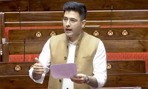 सरकार सभी हवाई अड्डों पर उड़ान यात्री कैफे का विस्तार करे: राघव चड्ढा सरकार सभी हवाई अड्डों पर उड़ान यात्री कैफे का विस्तार करे: राघव चड्ढा