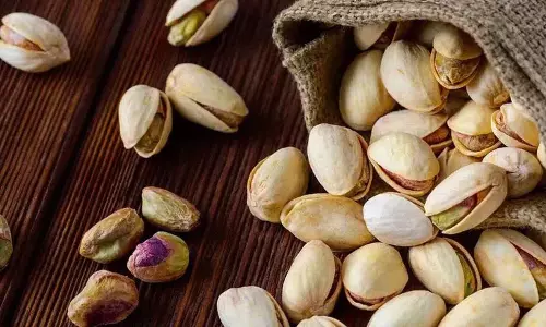 रोज़ाना नाश्ते में मुट्ठी भर पिस्ता खाने के कई फ़ायदे रोज़ाना नाश्ते में मुट्ठी भर पिस्ता खाने के कई फ़ायदे