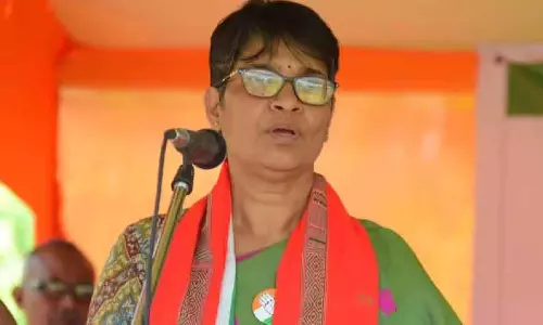 Assam में कांग्रेस वर्करों की गिरफ्तारी पर सीनियर नेता ने पुलिस कार्रवाई को राजनीति से प्रेरित बताया Assam में कांग्रेस वर्करों की गिरफ्तारी पर सीनियर नेता ने पुलिस कार्रवाई को राजनीति से प्रेरित बताया
