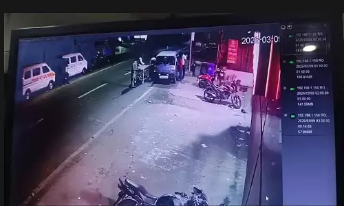 Uluberia में एक बाइक एक्सीडेंट में 1 की मौत, 6 घायल