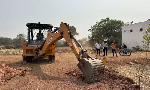निगम जोन 6 ने भाठागांव–भर्रीखार में अवैध प्लाटिंग रोकने कार्रवाई की