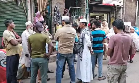 कसाई की दुकान के बाहर खड़ा था...युवक की चापड़ से हत्या, साथी गंभीर रूप से घायल कसाई की दुकान के बाहर खड़ा था...युवक की चापड़ से हत्या, साथी गंभीर रूप से घायल