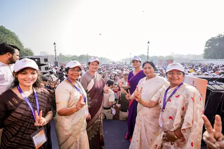 दिल्ली की सीएम रेखा गुप्ता कर्तव्य पथ पर शक्ति वॉक में हुईं शामिल दिल्ली की सीएम रेखा गुप्ता कर्तव्य पथ पर शक्ति वॉक में हुईं शामिल