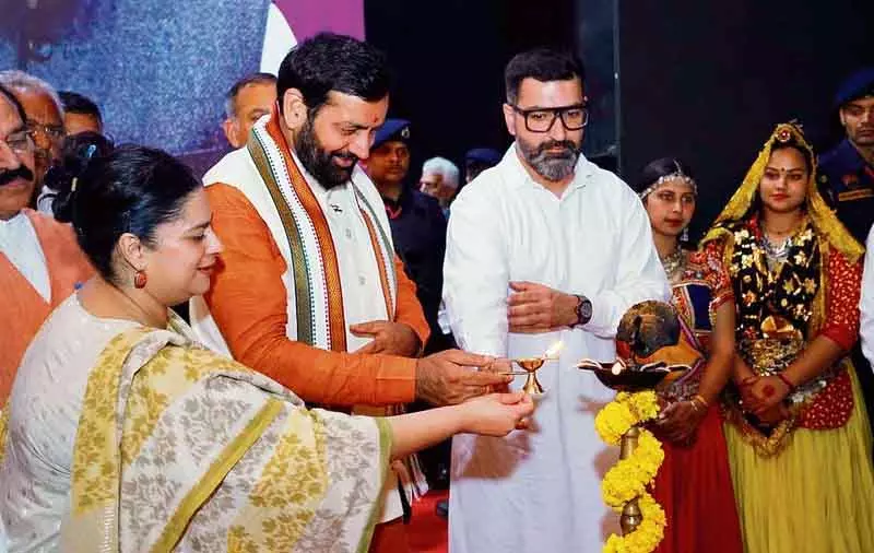 Haryana Diary सीएम नायब सैनी कांग्रेस विधायक के घर गए Haryana Diary सीएम नायब सैनी कांग्रेस विधायक के घर गए