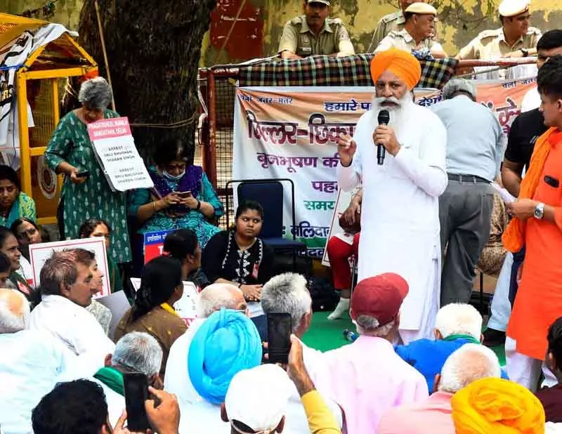 Ambala किसान यूनियन ने गेहूं बोनस और आलू के सपोर्ट प्राइस में बढ़ोतरी की मांग की Ambala किसान यूनियन ने गेहूं बोनस और आलू के सपोर्ट प्राइस में बढ़ोतरी की मांग की