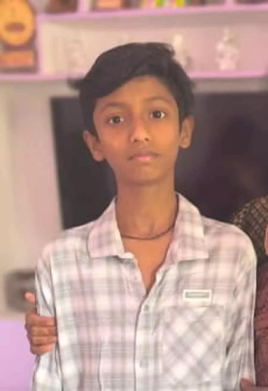 Bellary : लड़के ने जानलेवा हथियारों से हमला कर अपने क्लासमेट की हत्या कर दी Bellary : लड़के ने जानलेवा हथियारों से हमला कर अपने क्लासमेट की हत्या कर दी
