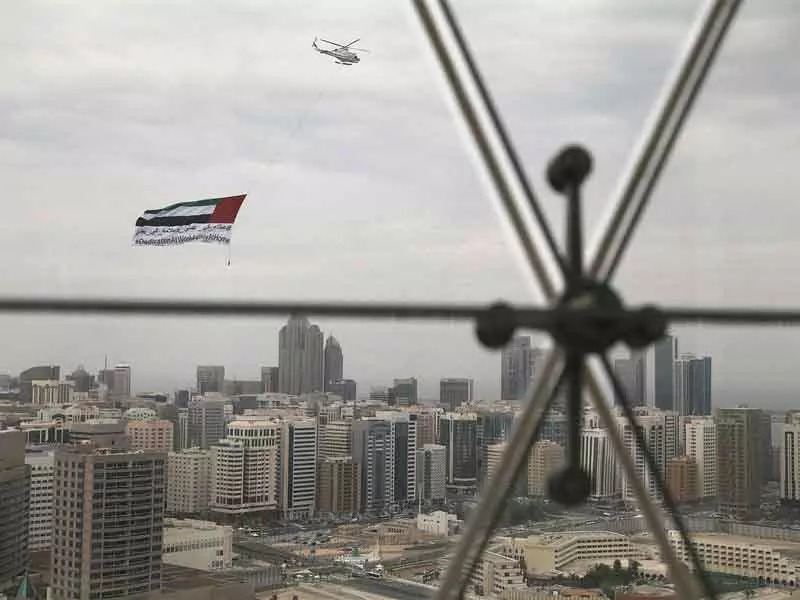 UAE एयर डिफेंस ने बैलिस्टिक मिसाइल और ड्रोन को इंटरसेप्ट कर मिसाइल खतरे से निपटा UAE एयर डिफेंस ने बैलिस्टिक मिसाइल और ड्रोन को इंटरसेप्ट कर मिसाइल खतरे से निपटा