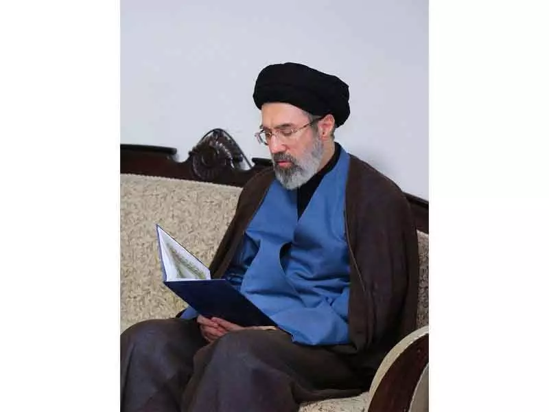 Iran ने मोजतबा खामेनेई के प्रति पूरी वफ़ादारी का वादा किया, नाज़ुक मोड़ पर स्थिति Iran ने मोजतबा खामेनेई के प्रति पूरी वफ़ादारी का वादा किया, नाज़ुक मोड़ पर स्थिति