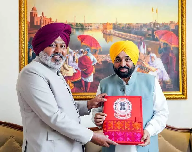 Punjab budget में महिलाओं को हर महीने 1k रुपये कैश, कोई नया टैक्स नहीं Punjab budget में महिलाओं को हर महीने 1k रुपये कैश, कोई नया टैक्स नहीं