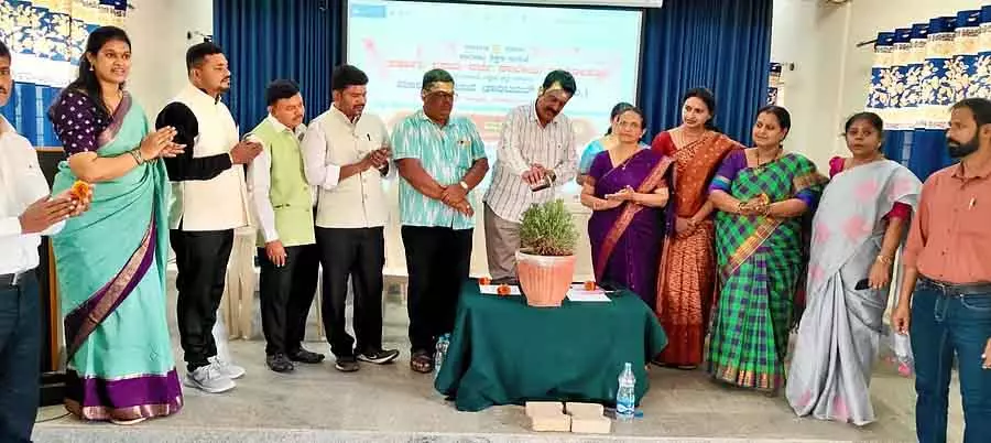Harohalli : जब महिलाओं को समान अवसर दिए जाते हैं तो देश तरक्की करता है Harohalli : जब महिलाओं को समान अवसर दिए जाते हैं तो देश तरक्की करता है