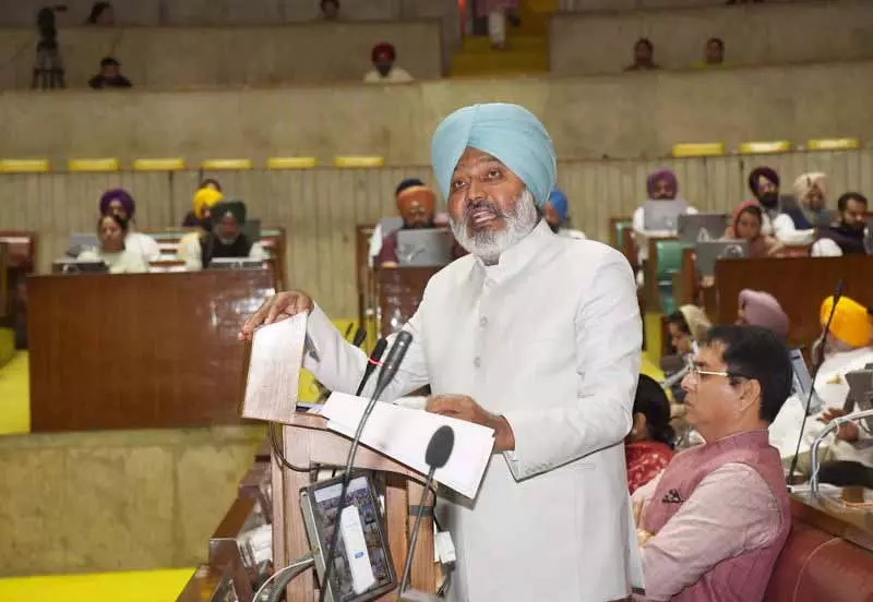Jalandhar: टीचर्स यूनियन ने कहा कि एजुकेशन सेक्टर के लिए बजट अलॉटमेंट काफी नहीं है Jalandhar: टीचर्स यूनियन ने कहा कि एजुकेशन सेक्टर के लिए बजट अलॉटमेंट काफी नहीं है