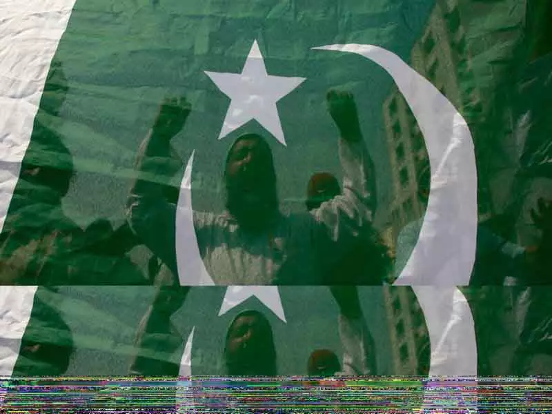 झड़प के बाद Pakistan ने US मिशन की सुरक्षा बढ़ा दी झड़प के बाद Pakistan ने US मिशन की सुरक्षा बढ़ा दी