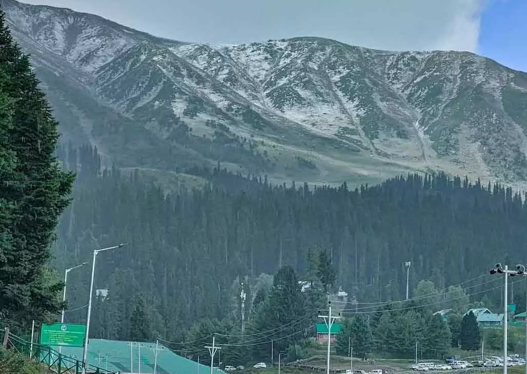 Srinagar घाटी में दिन का तापमान सामान्य से ज़्यादा Srinagar घाटी में दिन का तापमान सामान्य से ज़्यादा