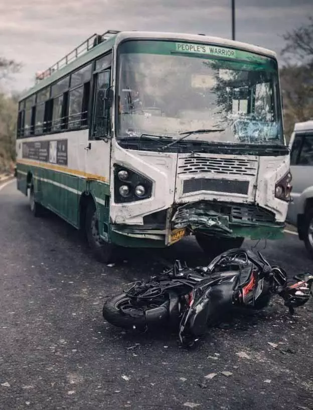 Dehra Gopipur के पास बाइक-बस की टक्कर में दो युवकों की मौत Dehra Gopipur के पास बाइक-बस की टक्कर में दो युवकों की मौत