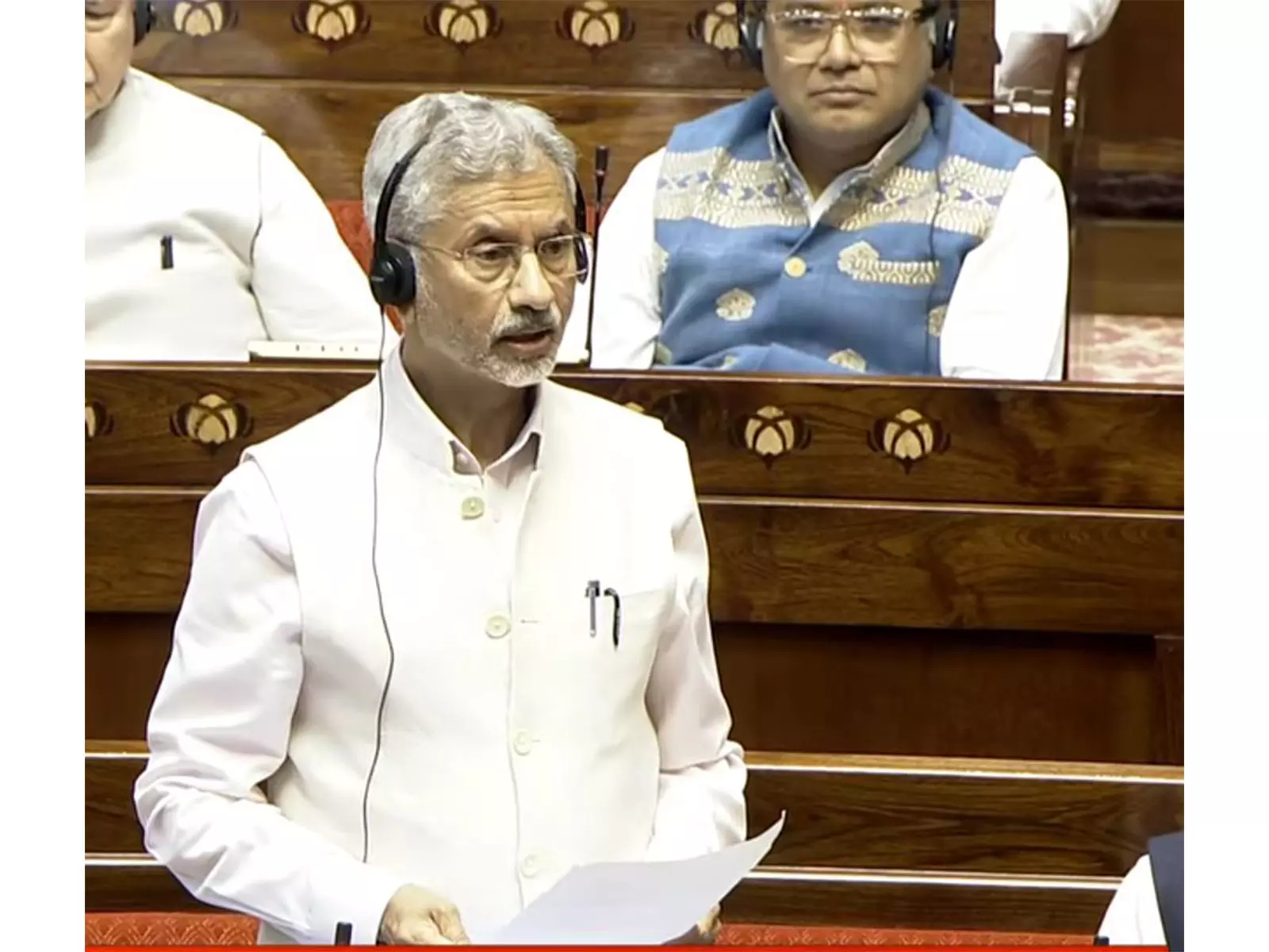बातचीत और कूटनीति जारी रहनी चाहिए: Jaishankar ने संसद को बिगड़े हुए पश्चिम एशिया संकट के बारे में बताया बातचीत और कूटनीति जारी रहनी चाहिए: Jaishankar ने संसद को बिगड़े हुए पश्चिम एशिया संकट के बारे में बताया