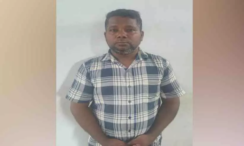 Kerala : ट्रेन में सफर के दौरान महिला के साथ बदसलूकी करने के आरोप में एक आदमी गिरफ्तार Kerala : ट्रेन में सफर के दौरान महिला के साथ बदसलूकी करने के आरोप में एक आदमी गिरफ्तार