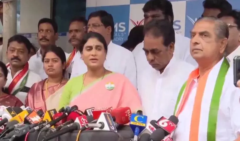 राजमुंदरी में मिलावटी दूध से हुई मौतें सरकार की हत्याएं हैं: YS Sharmila राजमुंदरी में मिलावटी दूध से हुई मौतें सरकार की हत्याएं हैं: YS Sharmila
