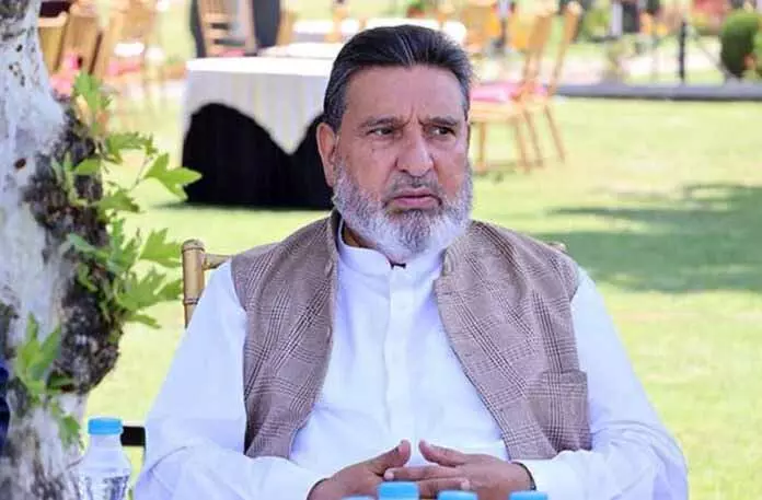 केंद्र को जम्मू-कश्मीर और दिल्ली के बीच भरोसे की कमी को दूर करना चाहिए: Bukhari केंद्र को जम्मू-कश्मीर और दिल्ली के बीच भरोसे की कमी को दूर करना चाहिए: Bukhari