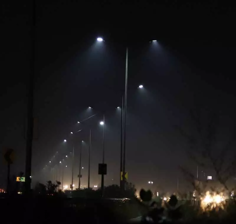 Chandigarh: धनास मंडी ग्राउंड में LED लाइटिंग की गई Chandigarh: धनास मंडी ग्राउंड में LED लाइटिंग की गई