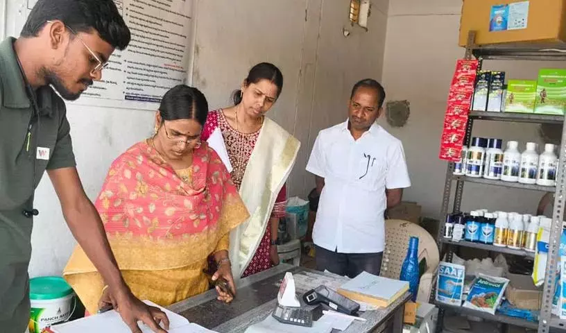 किसानों को पारदर्शी तरीके से सेवाएं दी जानी चाहिए: Special Officer Vijayalakshmi किसानों को पारदर्शी तरीके से सेवाएं दी जानी चाहिए: Special Officer Vijayalakshmi