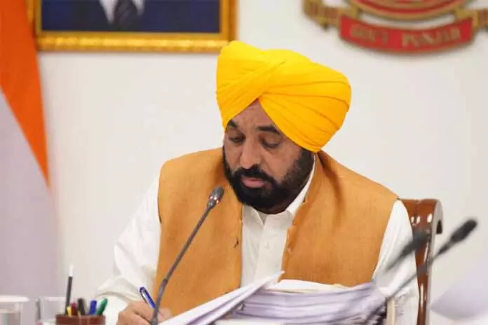Punjab Budget: नई स्कीम के तहत महिलाओं को 1,000 रुपये और SC महिलाओं को 1,500 रुपये महीना Punjab Budget: नई स्कीम के तहत महिलाओं को 1,000 रुपये और SC महिलाओं को 1,500 रुपये महीना