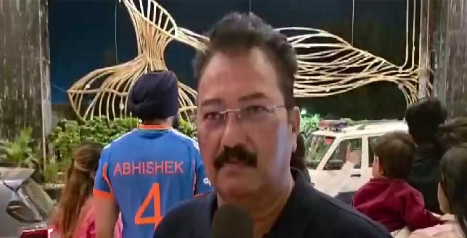अभिषेक शर्मा के परिवार ने भारत की T20 WC 2026 जीत में बैट्समैन के योगदान पर खुशी जताई अभिषेक शर्मा के परिवार ने भारत की T20 WC 2026 जीत में बैट्समैन के योगदान पर खुशी जताई