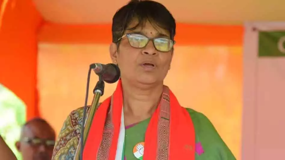 Assam में कांग्रेस वर्करों की गिरफ्तारी पर सीनियर नेता ने पुलिस कार्रवाई को राजनीति से प्रेरित बताया Assam में कांग्रेस वर्करों की गिरफ्तारी पर सीनियर नेता ने पुलिस कार्रवाई को राजनीति से प्रेरित बताया