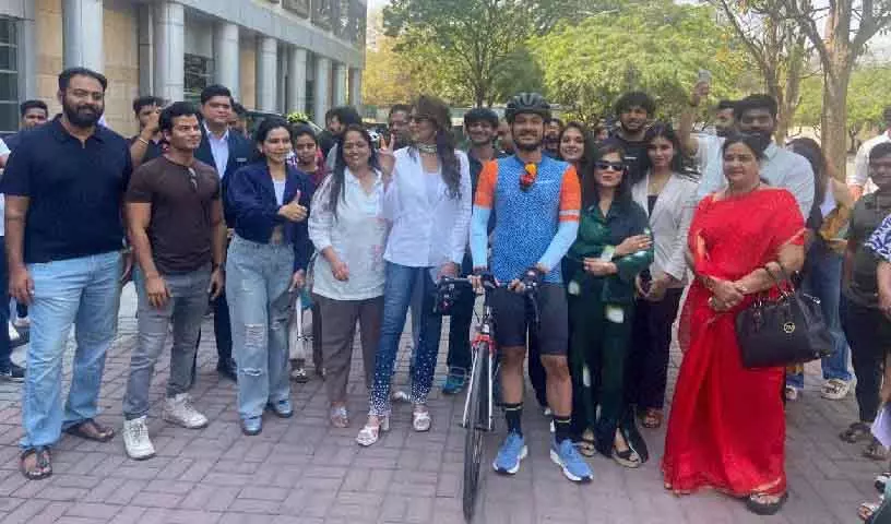 Kanthi Dutt हैदराबाद से मुंबई तक 800 किमी साइकिलिंग एक्सपीडिशन पर Kanthi Dutt हैदराबाद से मुंबई तक 800 किमी साइकिलिंग एक्सपीडिशन पर