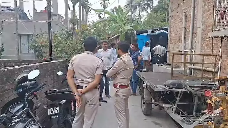 Bhatpara में भाजपा नेता पर गोलीबारी, हंगामा Bhatpara में भाजपा नेता पर गोलीबारी, हंगामा