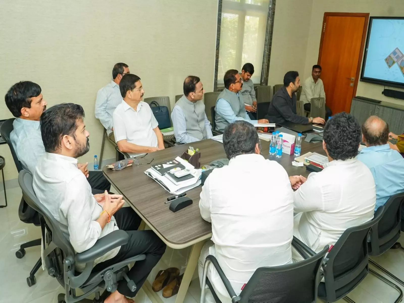 तेलंगाना में ओलंपिक और कॉमनवेल्थ गेम्स के लिए स्पोर्ट्स इंफ्रास्ट्रक्चर डेवलप करें: CM रेवंत रेड्डी तेलंगाना में ओलंपिक और कॉमनवेल्थ गेम्स के लिए स्पोर्ट्स इंफ्रास्ट्रक्चर डेवलप करें: CM रेवंत रेड्डी