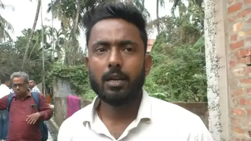 North 24 Parganas: भाजपा कार्यकर्ता के घर पर फायरिंग के आरोप से भाटपाड़ा में तनाव North 24 Parganas: भाजपा कार्यकर्ता के घर पर फायरिंग के आरोप से भाटपाड़ा में तनाव