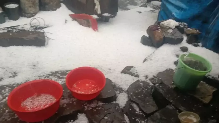 Kohima में भारी बारिश और ओले गिरे