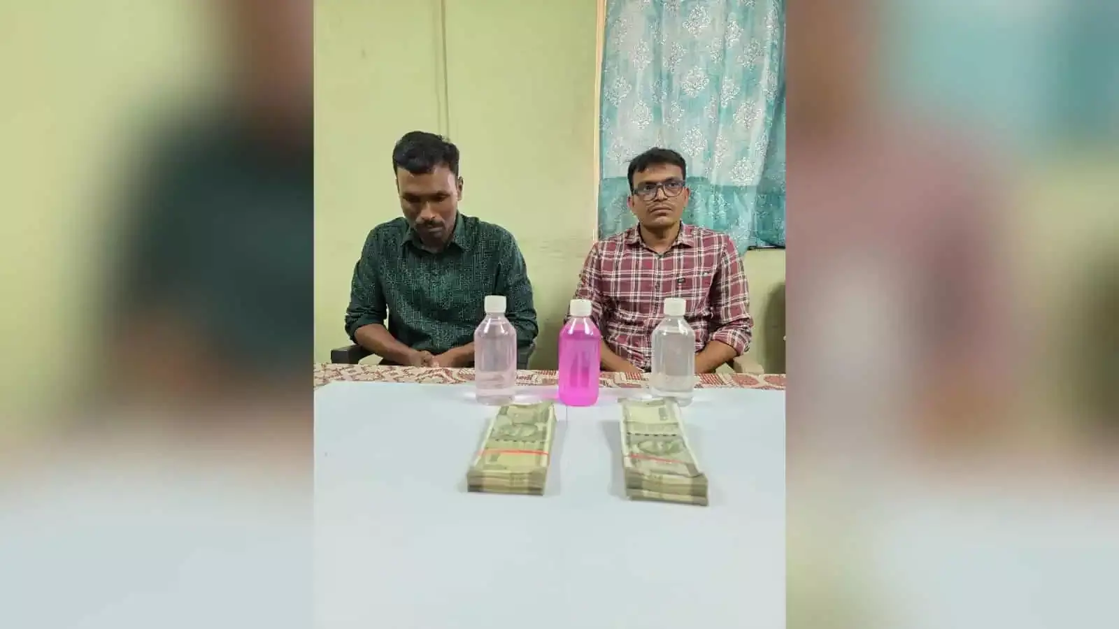 Malkajgiri Cybercrime Police पुलिस अधिकारी 1 लाख रुपये की रिश्वत लेते पकड़े गए Malkajgiri Cybercrime Police पुलिस अधिकारी 1 लाख रुपये की रिश्वत लेते पकड़े गए