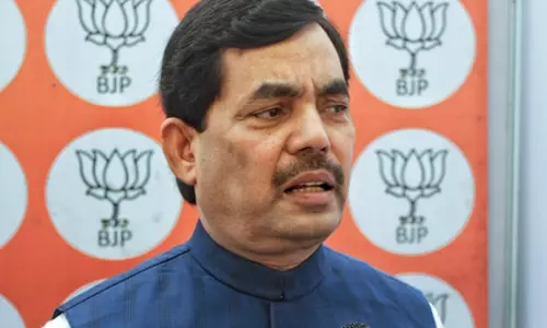 टीएमसी जानबूझकर उठा रही है विवादास्पद मुद्दे: शाहनवाज हुसैन