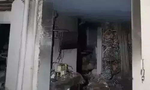 Jaipur: कपड़े के गोदाम में आग, दमकल की कार्रवाई से पाया नियंत्रण Jaipur: कपड़े के गोदाम में आग, दमकल की कार्रवाई से पाया नियंत्रण