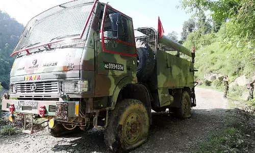 Arunachal : ऊपरी सुबनसिरी में एक गाड़ी खाई में गिरने से सेना के दो जवानों की मौत Arunachal : ऊपरी सुबनसिरी में एक गाड़ी खाई में गिरने से सेना के दो जवानों की मौत
