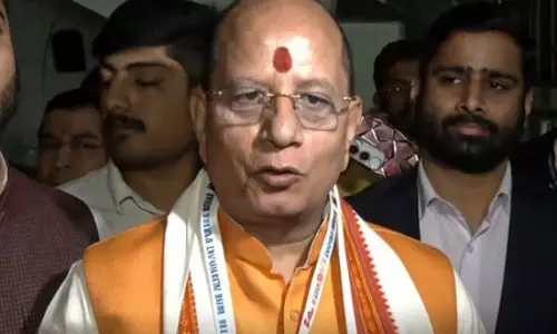 बिहार में राजस्व कर्मियों की हड़ताल पर डिप्टी सीएम विजय सिन्हा की चेतावनी, निलंबन का खतरा बिहार में राजस्व कर्मियों की हड़ताल पर डिप्टी सीएम विजय सिन्हा की चेतावनी, निलंबन का खतरा