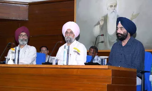 GNDU यूजी क्लासों के लिए सिख धर्म का कोर्स शुरू करने पर विचार कर रहा है GNDU यूजी क्लासों के लिए सिख धर्म का कोर्स शुरू करने पर विचार कर रहा है