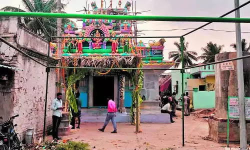 Gauribidanur : मंदिर में दलितों के प्रवेश पर रोक, तनावपूर्ण माहौल Gauribidanur : मंदिर में दलितों के प्रवेश पर रोक, तनावपूर्ण माहौल