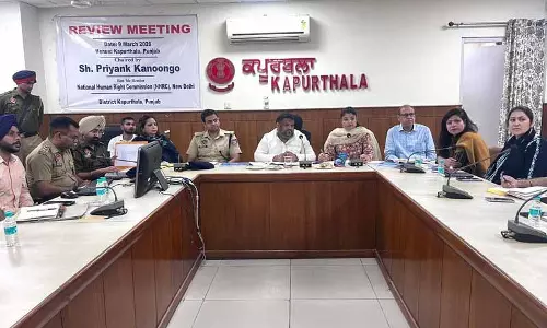 NHRC सदस्य ने पंजाब के कपूरथला में मानवाधिकार और कल्याण योजनाओं की समीक्षा की NHRC सदस्य ने पंजाब के कपूरथला में मानवाधिकार और कल्याण योजनाओं की समीक्षा की
